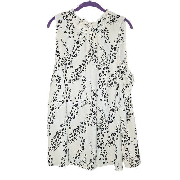 LIGHT PINK LEOPARD GEORGETTE MOCK NECK SLEEVELESS BLOUSE - Picture 8 of 8